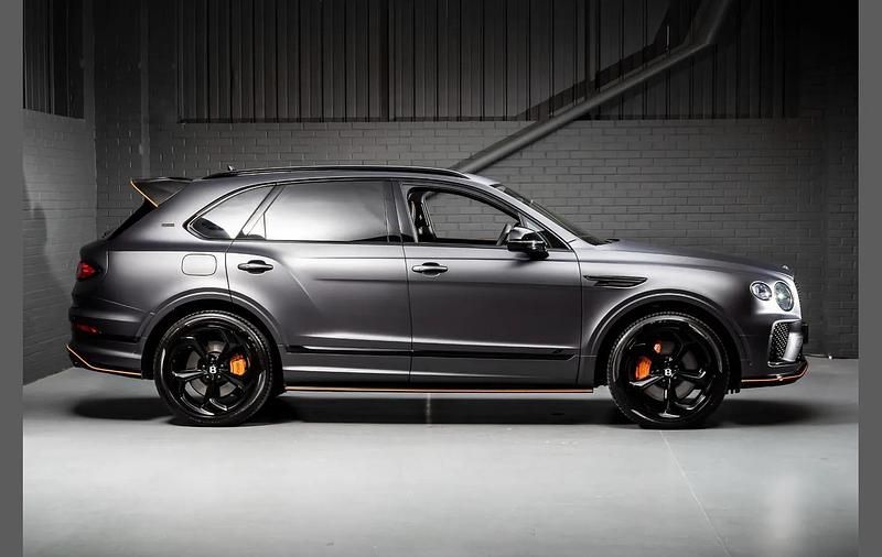 Used Bentley Bentayga 542 HP (398 kW) 2025 Grey SUV