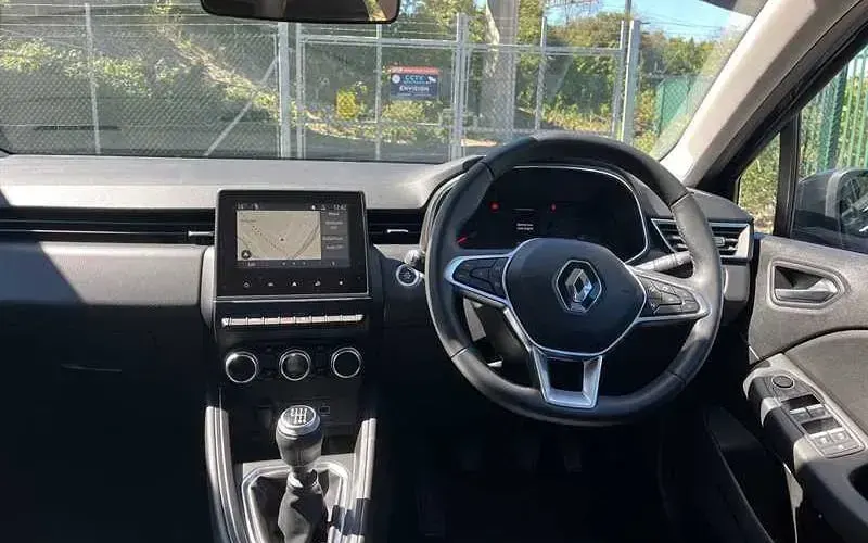 Used Renault Clio Iconic 90 HP (66 kW) 2021 Black Hatchback