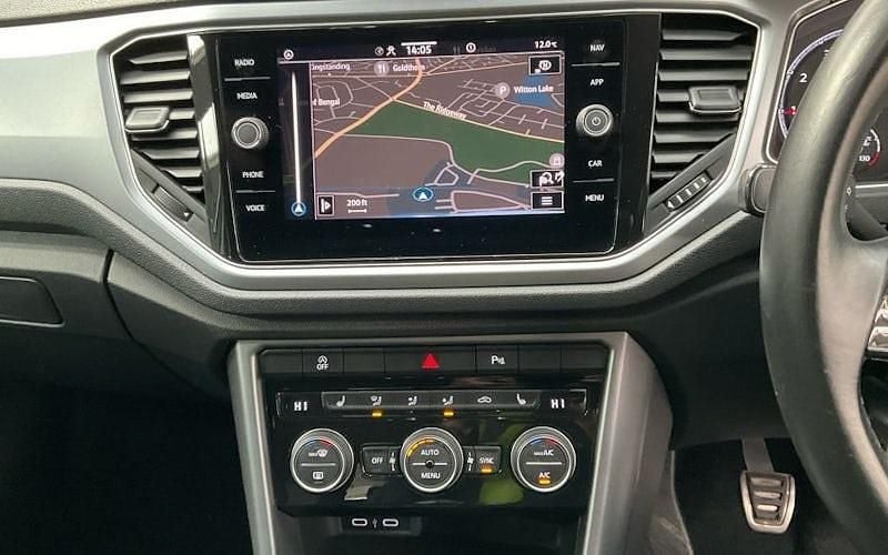 Used VW T-Roc Active 150 HP (110 kW) 2021 White SUV