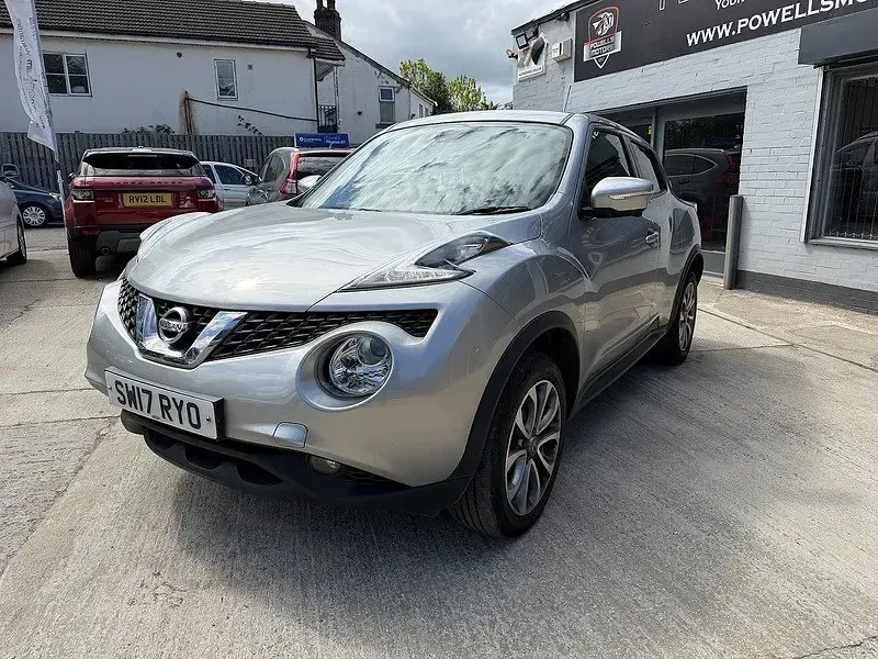 Begagnad Nissan Juke Tekna 110 HK (80 kW) 2017 Silver SUV