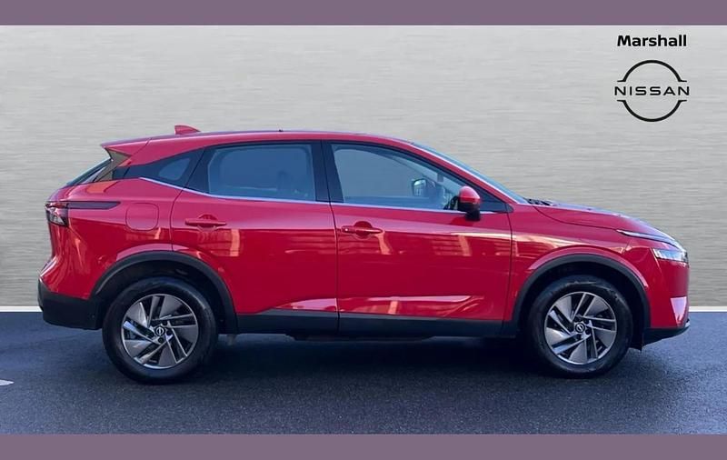 Used Nissan Qashqai Acenta Premium 155 HP (114 kW) 2023 Red SUV