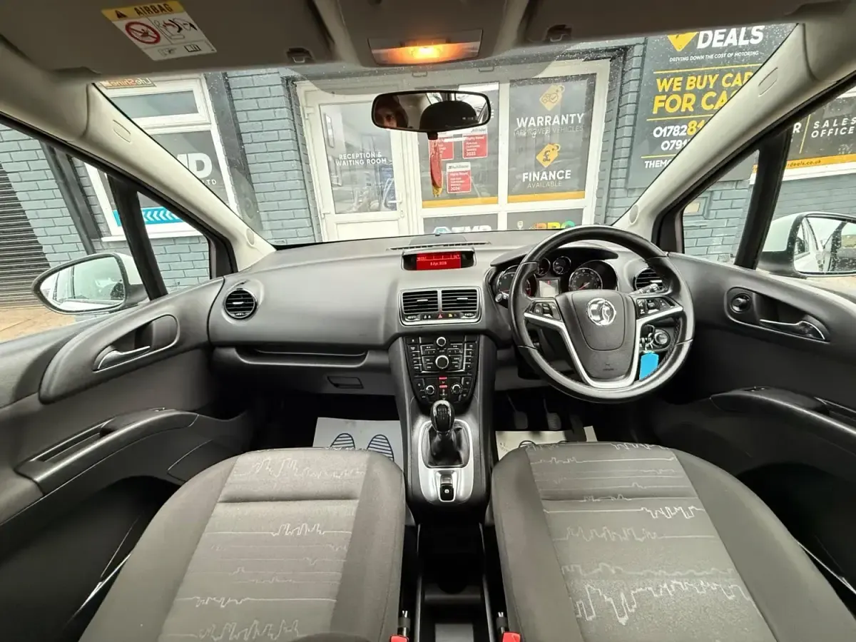 Begagnad Vauxhall Meriva 2017 Vit Minibuss