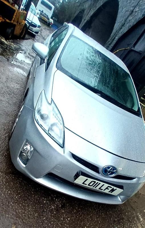 Used Toyota Prius T3 2011 Silver Hatchback