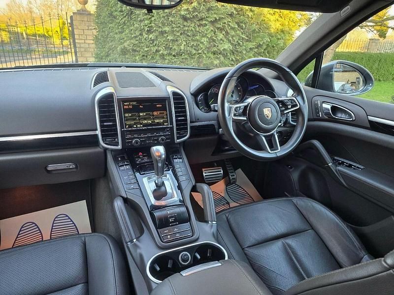 Usado Porsche Cayenne 416 CV (305 kW) 2015 Gris SUV