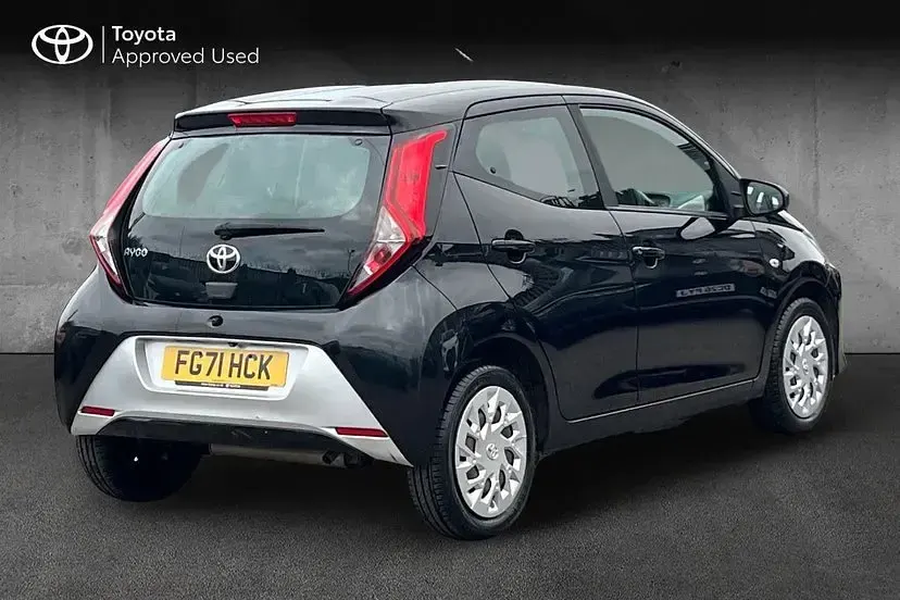 Used Toyota Aygo X-play 71 HP (52 kW) 2022 Black Hatchback