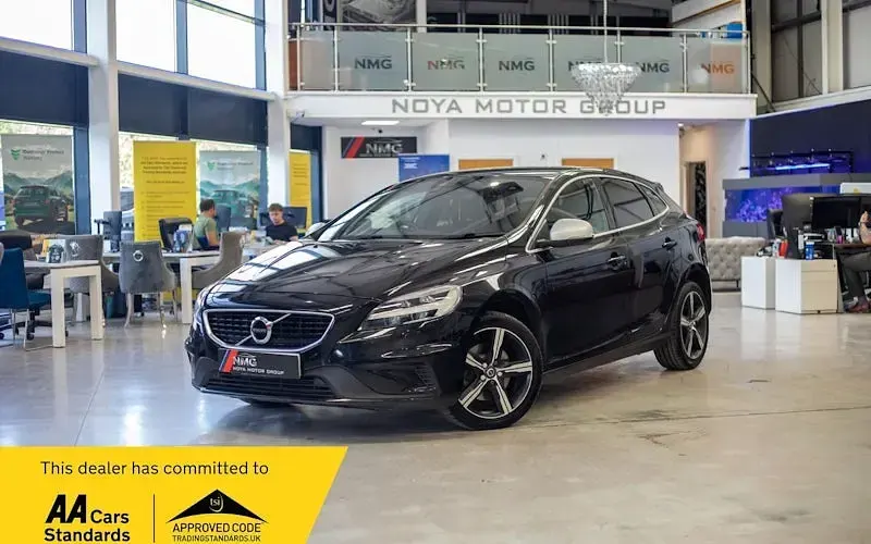 Used Volvo V40 R-Design 152 HP (111 kW) 2019 Hatchback