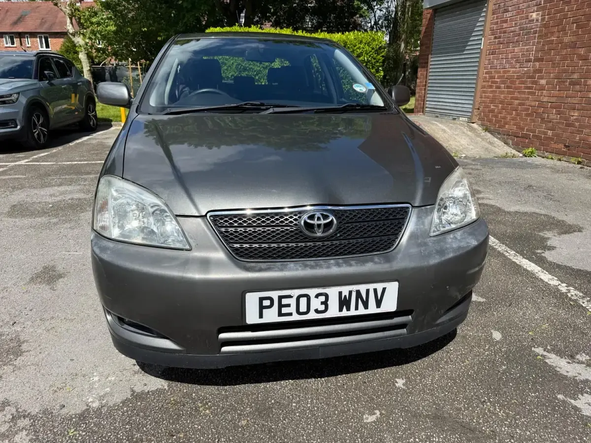 Used Toyota Corolla 97 HP (71 kW) 2003 Grey Hatchback