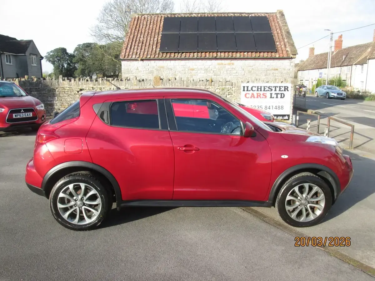 Used Nissan Juke Tekna 110 HP (80 kW) 2014 Red SUV