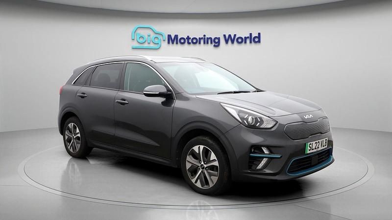 Grey Used 2022 Kia Niro SUV | £13,600 (Super price) - Image 1/4