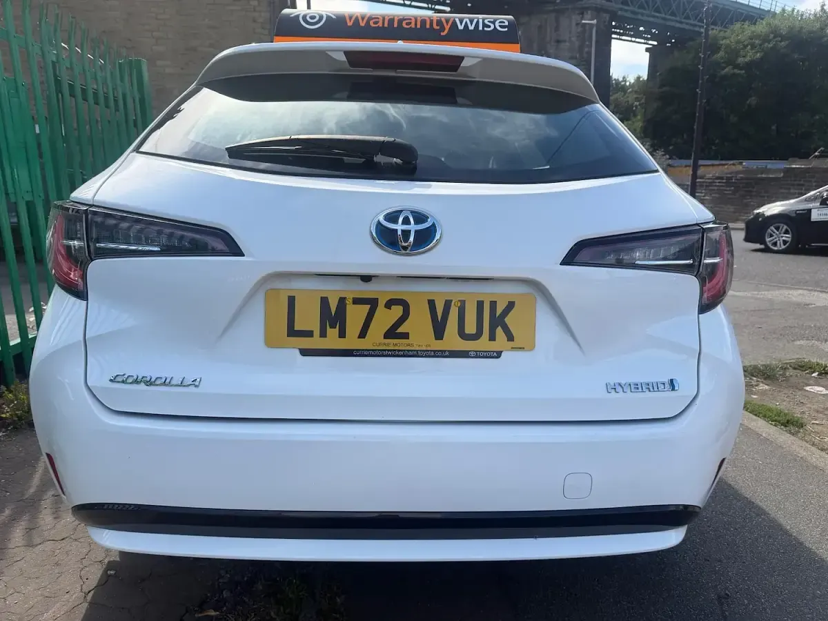 Used Toyota Corolla 120 HP (88 kW) 2022 White Estate