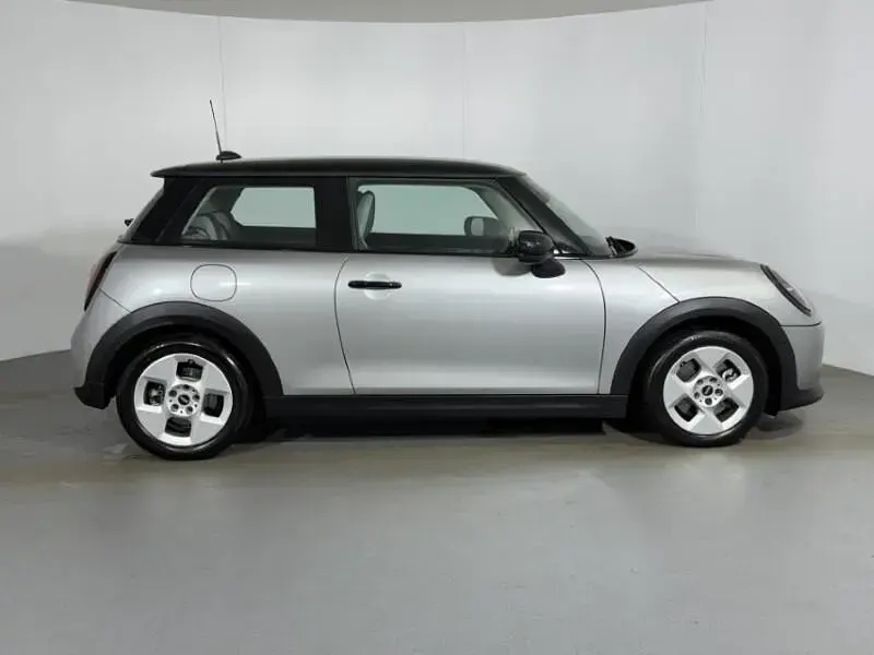 Used Mini Cooper Hatch 113 kW (154 HP) 2025 Silver Hatchback