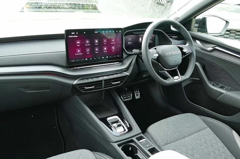 Used Skoda Octavia SportLine 147 HP (108 kW) 2025 Grey Estate