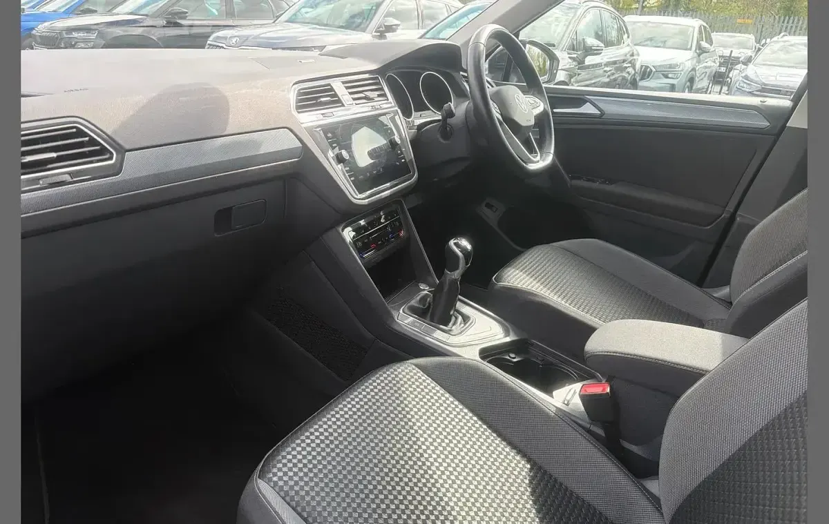 Used VW Tiguan Active 150 HP (110 kW) 2022 Black SUV