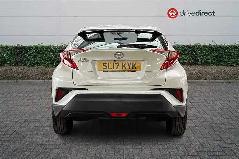 Used Toyota C-HR 116 HP (85 kW) 2017 White SUV