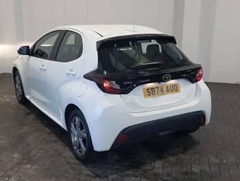 Used Toyota Yaris Hybrid 116 HP (85 kW) 2024 White Hatchback