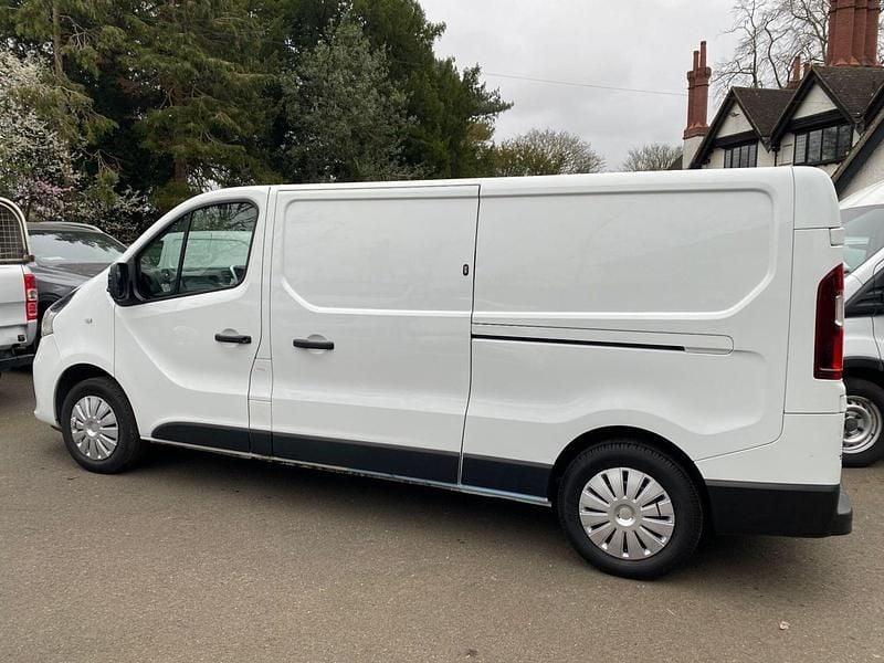 Used Renault Trafic Business 2019 White MPV