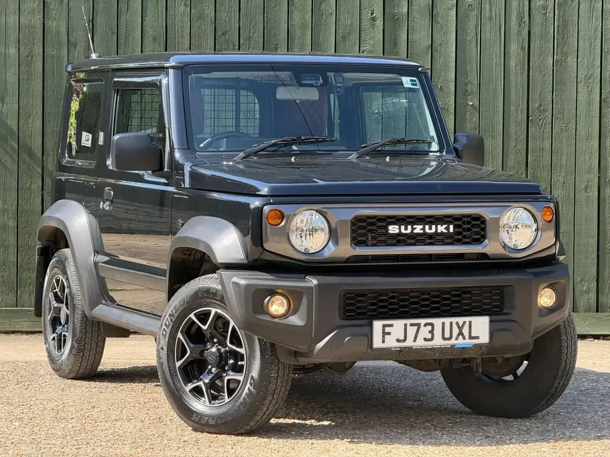 Używany Suzuki Jimny 2023 Czarny SUV