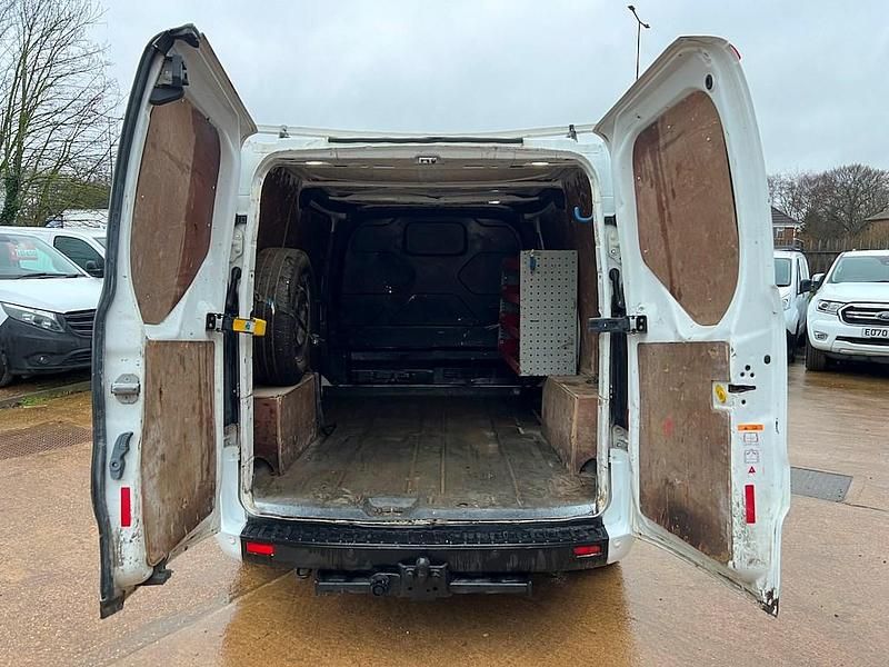 Used Ford Transit Custom Limited 130 HP (95 kW) 2020 White Van