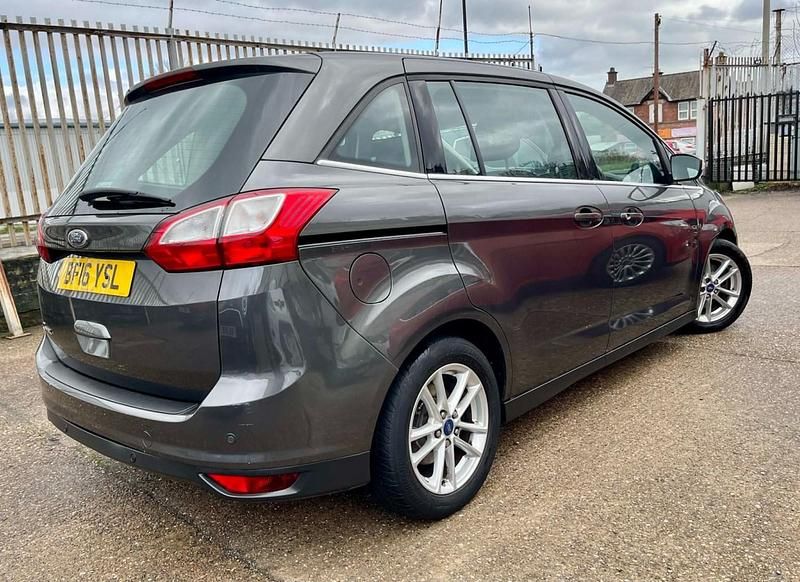 Used Ford Grand C-Max Zetec 120 HP (88 kW) 2016 Grey MPV