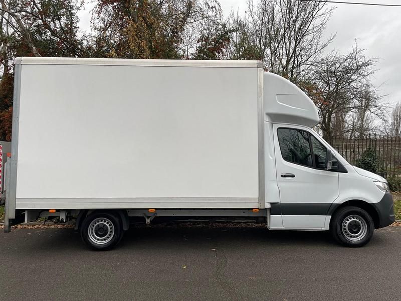 Usado Mercedes Sprinter Progressive 148 HP (108 kW) 2023 Branco Van