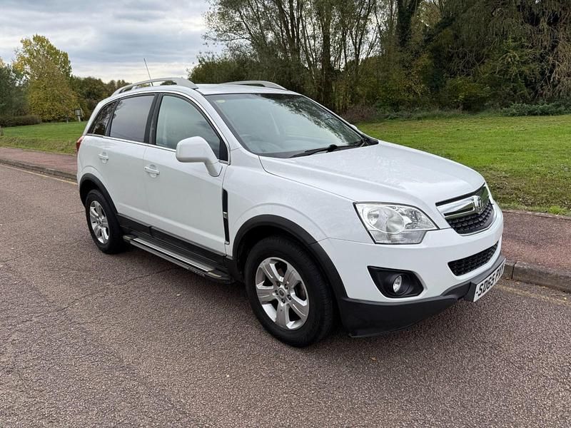 White Used 2015 Vauxhall Antara SUV | £4,990 (Fair price) - Image 1/4