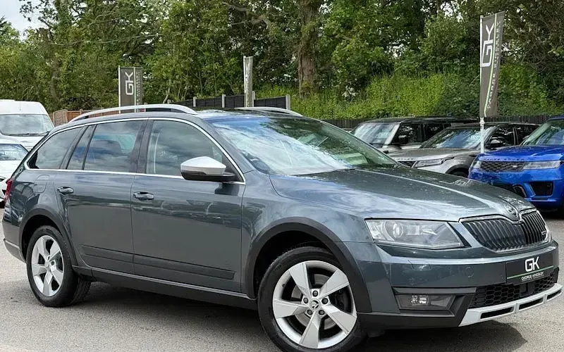 Used Skoda Octavia Scout 184 HP (135 kW) 2016 Estate