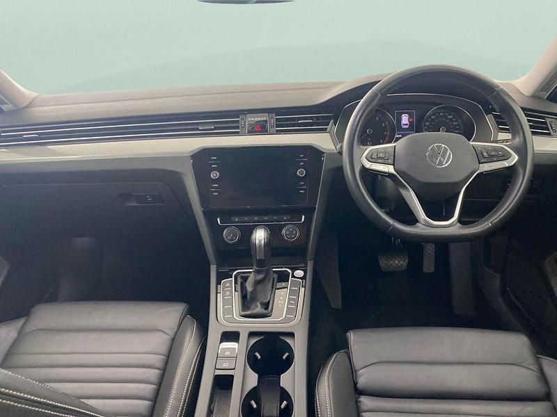 Used VW Passat SEL 150 HP (110 kW) 2022 Grey Estate