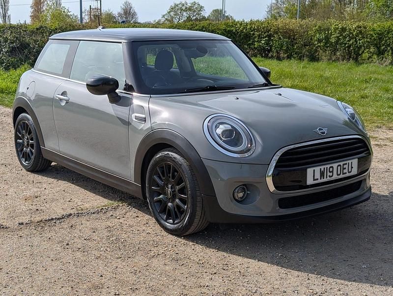 Begagnad Mini Cooper Classic 2019 Grå Halvkombi