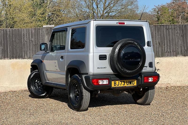 Begagnad Suzuki Jimny 2023 Silver SUV