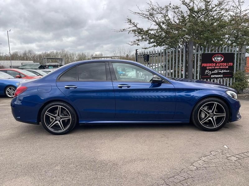 Used Mercedes C220 AMG Line Premium 170 HP (125 kW) 2018 Blue Sedan