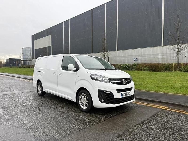 Used Vauxhall Vivaro Sportive 120 HP (88 kW) 2020 White MPV