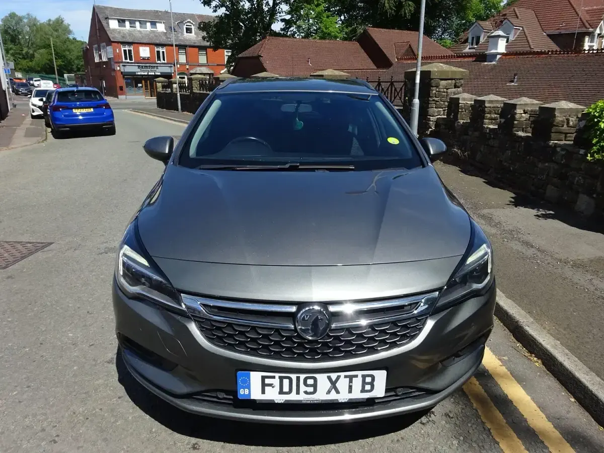 Used Vauxhall Astra S 110 HP (80 kW) 2019 Grey Estate
