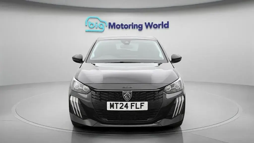 Used Peugeot 208 Allure 100 HP (73 kW) 2024 Black Hatchback