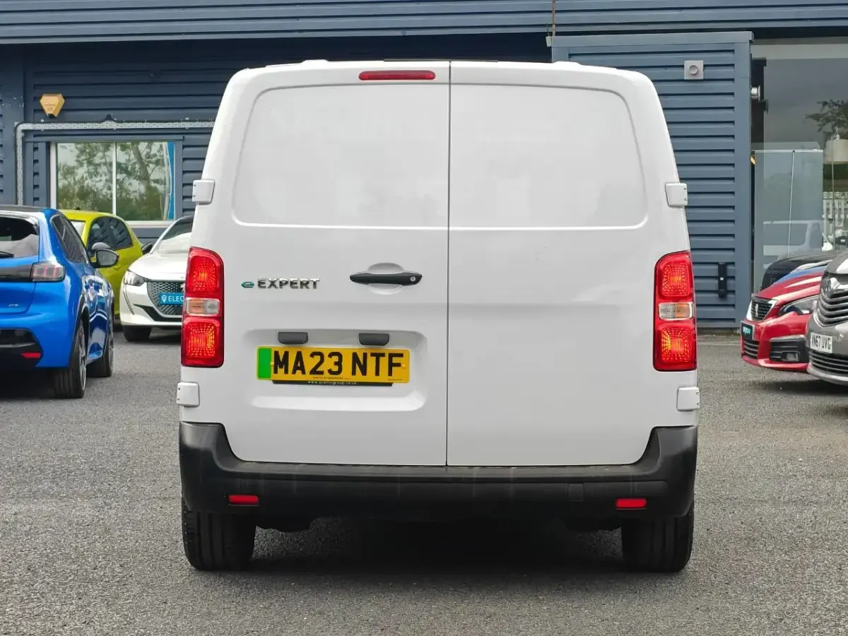 Used Peugeot e-Expert 98 kW (134 HP) 2023 White Van