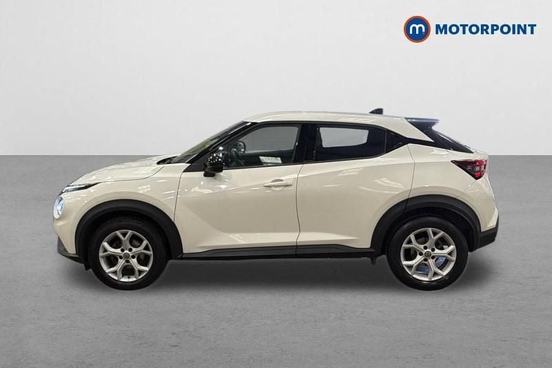 Used Nissan Juke N-Connecta 2021 White SUV