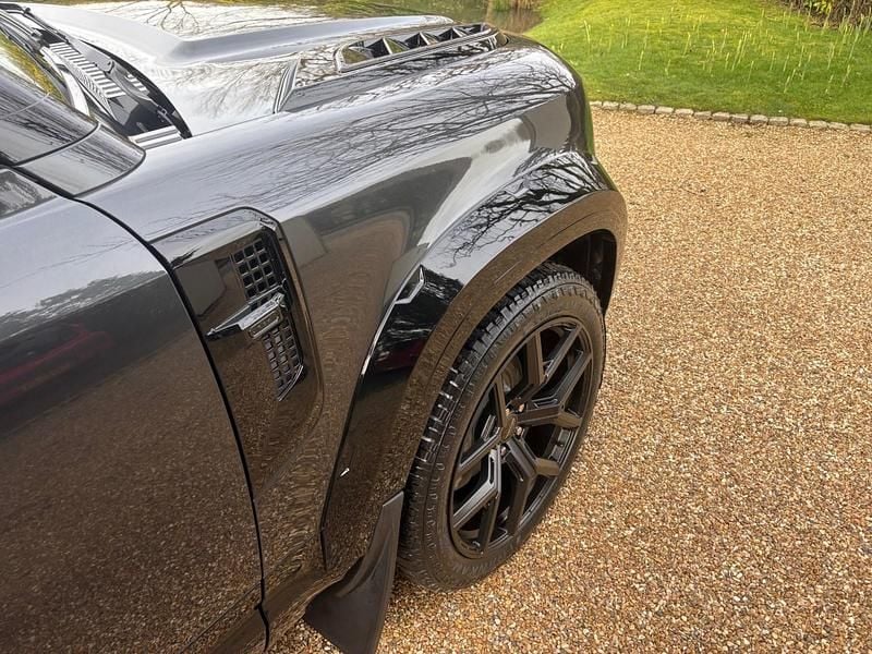 New Land Rover Defender SE Dynamic 2025 Black SUV