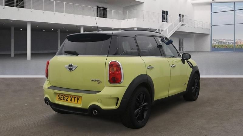 Begagnad Mini Cooper S 2012 Gul Halvkombi