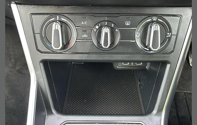 Used VW Polo Life 79 HP (58 kW) 2024 Grey Hatchback