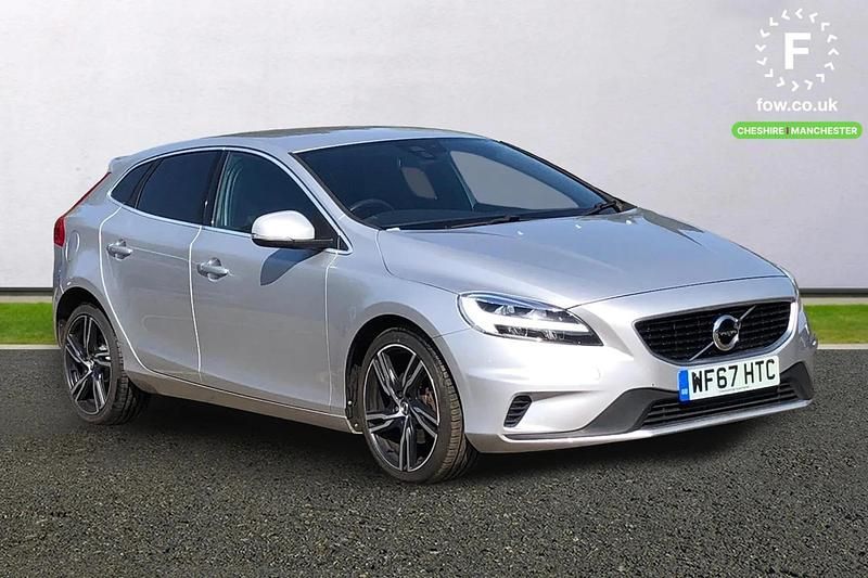Begagnad Volvo V40 R-Design Pro 2017 Silver Halvkombi