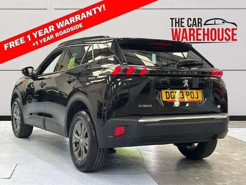 Used Peugeot 2008 Active+ 100 HP (73 kW) 2023 Black SUV