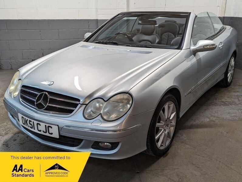 Silver Used 2005 Mercedes CLK350 Avantgarde Cabriolet | £3,449 (A bit pricey) - Image 1/4