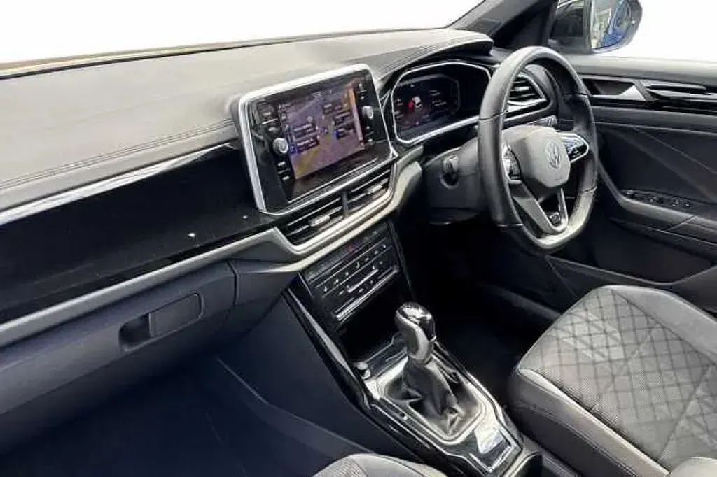 Used VW T-Roc R-line 150 HP (110 kW) 2023 Pyrite silver SUV