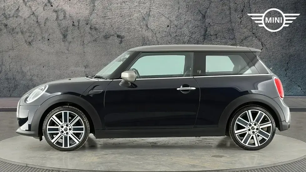 Used Mini Cooper Exclusive 134 HP (98 kW) 2023 Black Hatchback