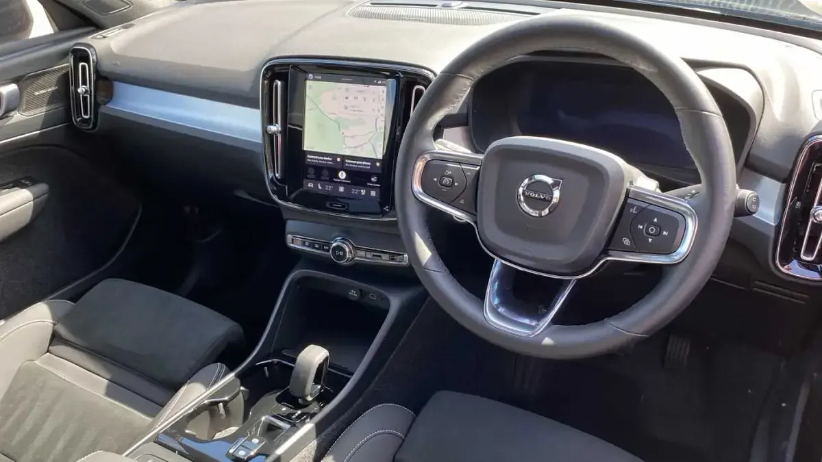 Used Volvo XC40 Ultra 163 HP (119 kW) 2025 Black SUV