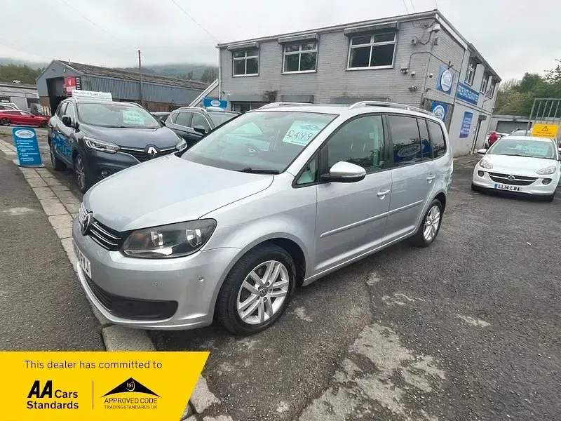 Begagnad VW Touran SE 2010 Silver Minibuss