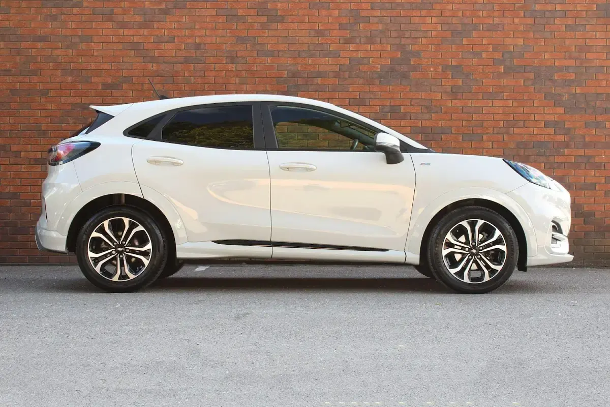 Used Ford Puma ST-Line 100 HP (73 kW) 2020 White SUV