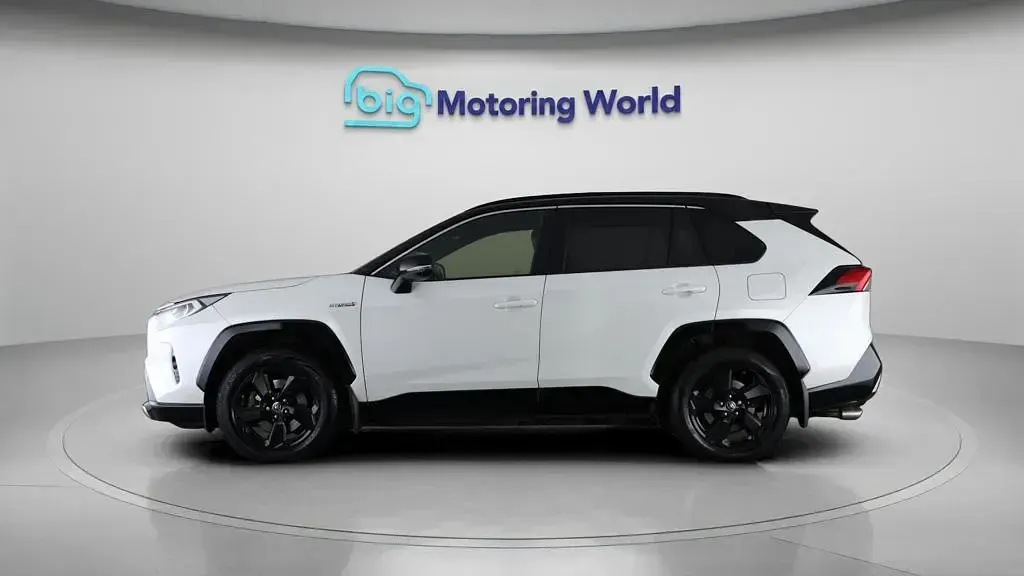 Used Toyota RAV4 Hybrid 222 HP (163 kW) 2019 White SUV