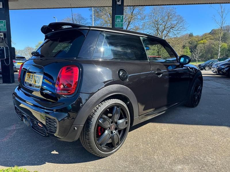 Begagnad Mini John Cooper Works Hatch 2019 Svart Halvkombi