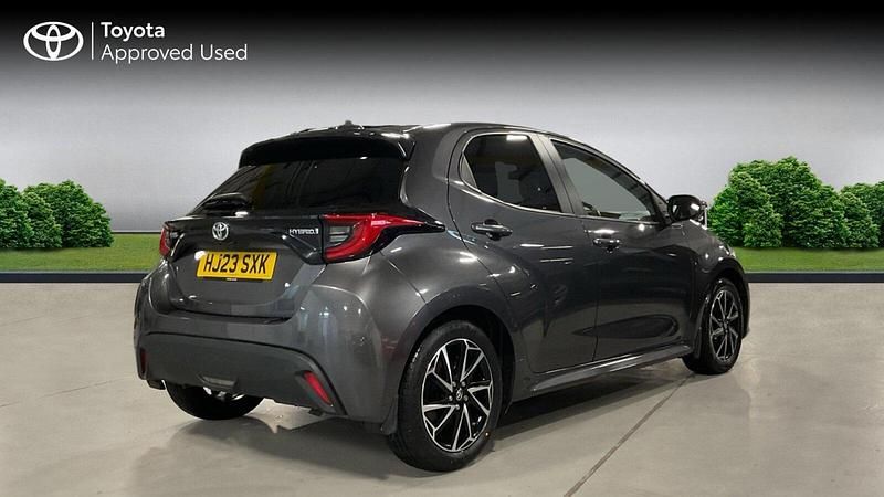 Used Toyota Yaris Hybrid Design 116 HP (85 kW) 2023 Grey Hatchback