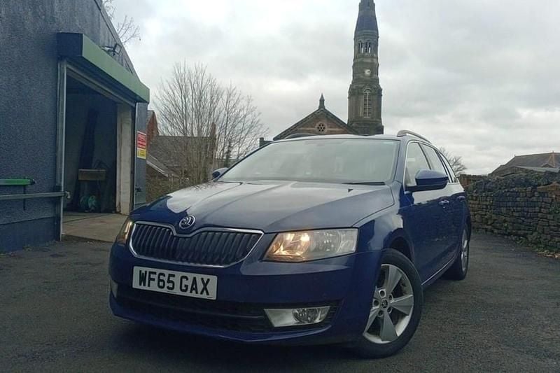 Used Skoda Octavia Business Line 110 HP (80 kW) 2015 Blue Hatchback